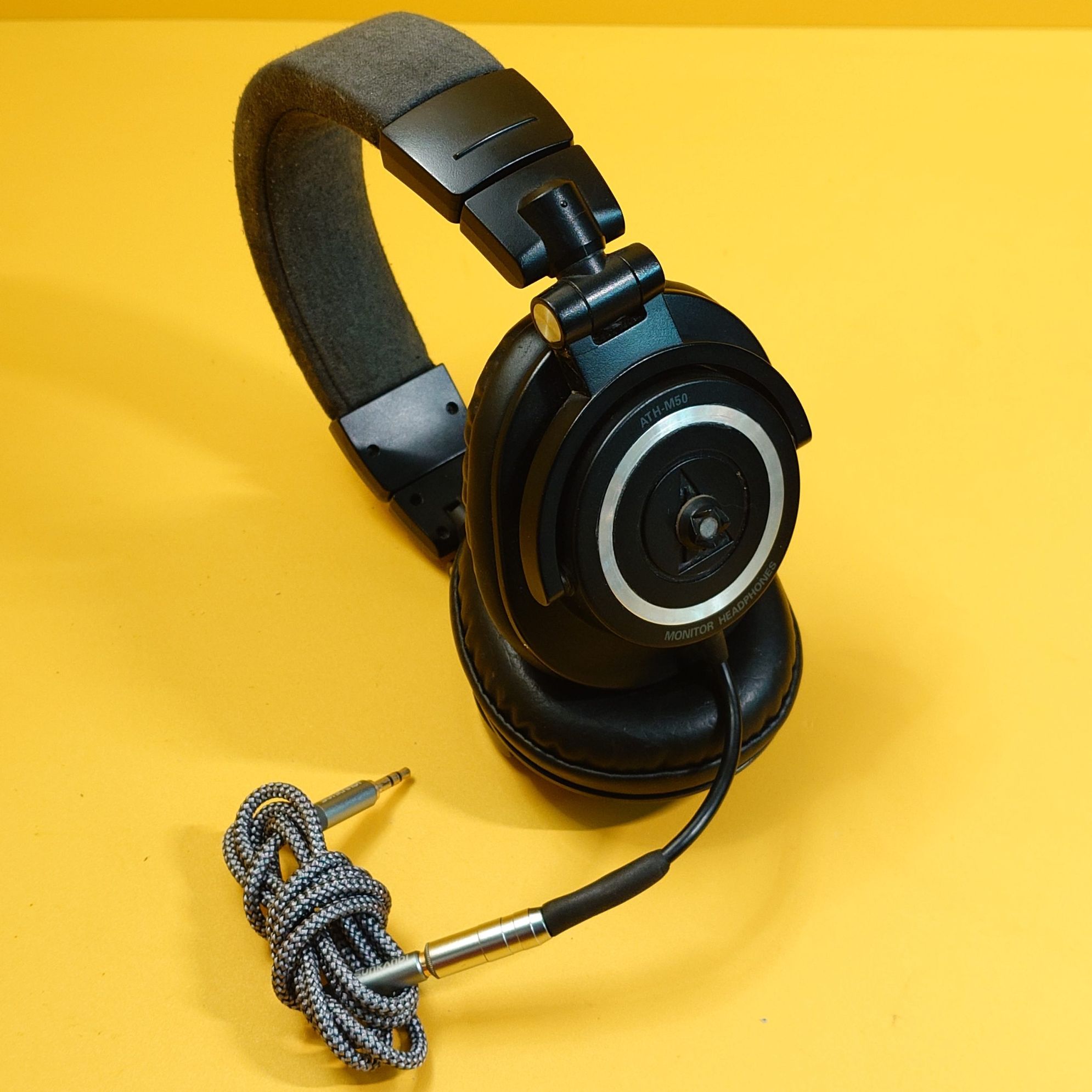 Tai nghe Audio-Technica ATH-M50 cũ tai trưng bày - dây rời,tróc headband âm thanh chi tiết cho studio