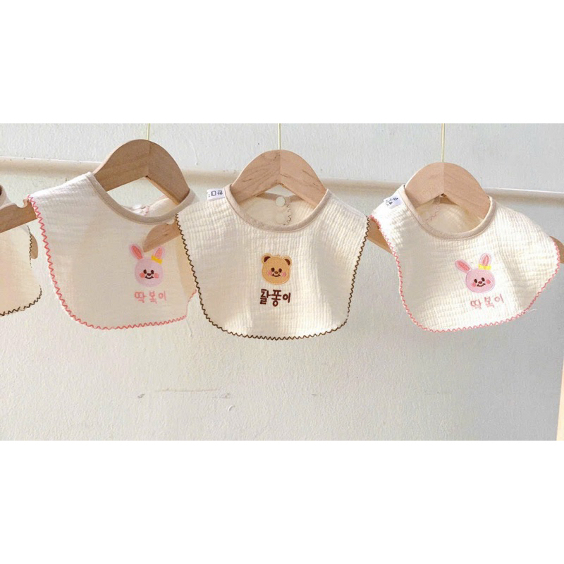 Yếm xô muslin 3 lớp mềm mại thêu họa tiết hình gấu và thỏ phong cách Hàn Quốc cho bé