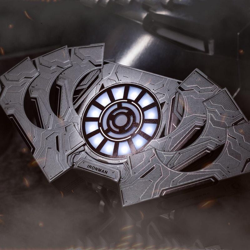 Sidfhfdhfdhd High Beauty Black Technology Series Flower Cut Iron Captain America Spider Man Playing