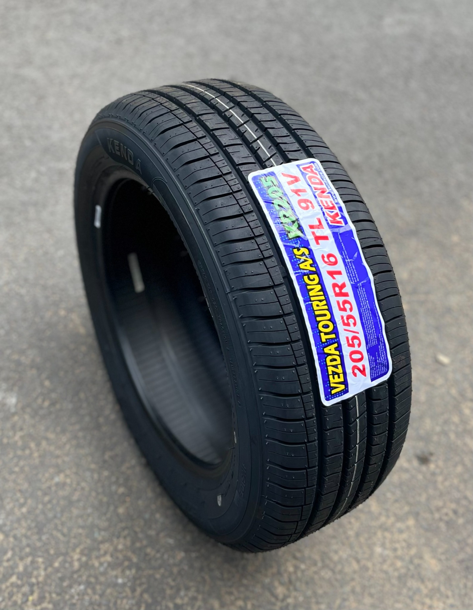 Lốp xe Kenda 205/55R16 KR205