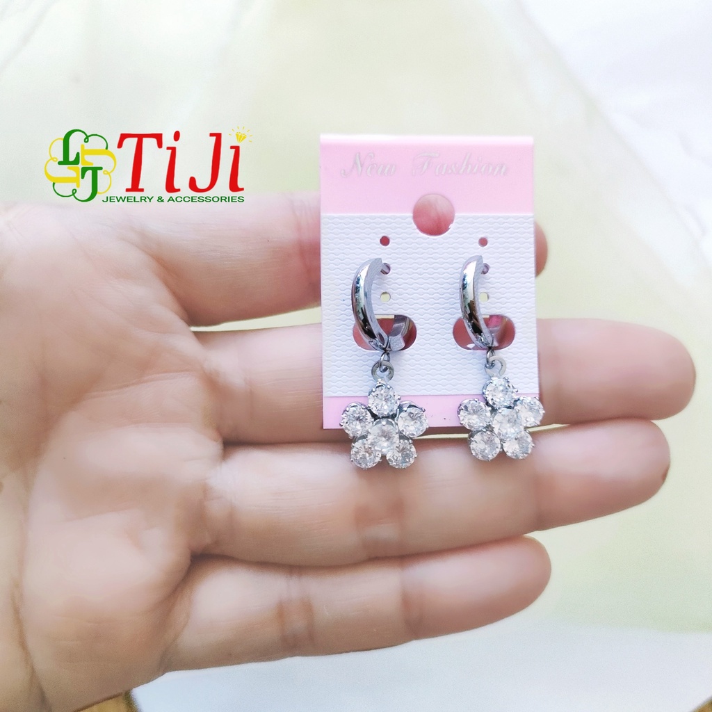 Bông tai inox khoen tròn tòn ten hoa mai siêu đẹp không đen không gỉ sét