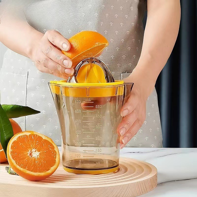 1 Pcs Food Grade Plastic Manual Juicer Citrus Orange Lemon Fruit Vegetables Juicer Outdoor Portable Mini Manual Juicer Household Kitchen Accessories