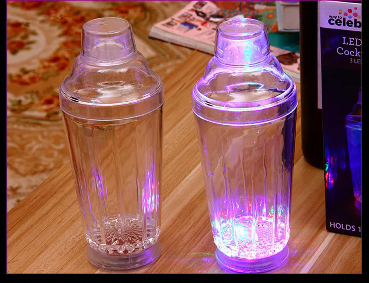 1 cái nhấp nháy đầy màu sắc LED tail Shaker ánh sáng lên Martini Shaker chiếu sáng Strobing tail Shaker OK 0429