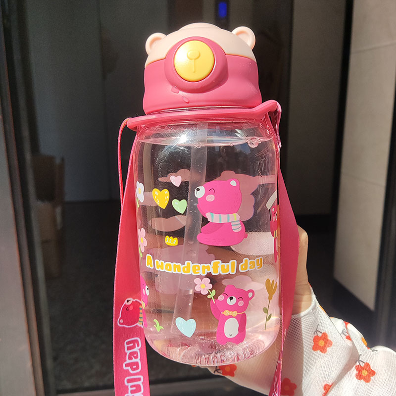 ขวดน้ำเด็ก แบบหลอดดูด มีหูหิ้ว มีสายสะพาย ลายการ์ตูนน่ารักๆ