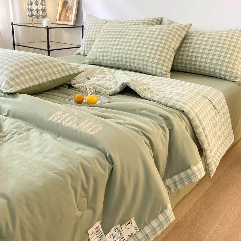 （CC-comfort) Top Quality Simple Style Solid Quilt 180x220 Double Size Soybean Fiber Comforter Machine Washable and Soft Skin Friendly Quilts ราคา  5,786 บาท*ส่งฟรี