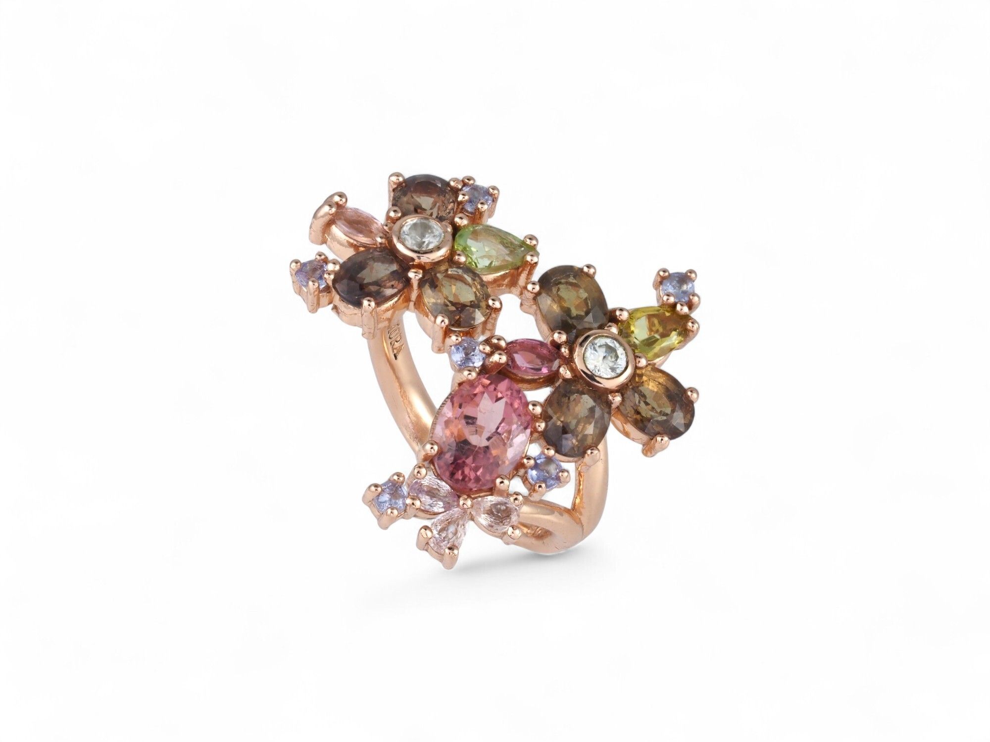 Flower Ring with Garnet Gemstone (Colour Change Garnet) Model Autumn Cocktail Ring ราคา 8,075 บาท*ส่งฟรี