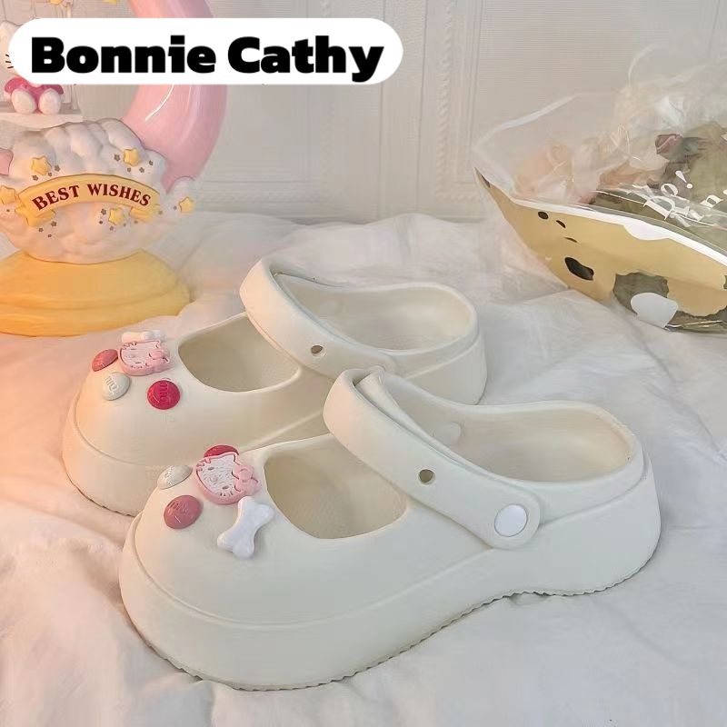 Bonnie CathyNew style hole shoes female thick bottom non-slip slippers female outer wear cute cartoon Baotou sandals and slippers ราคา 91 บาท*ส่งฟรี