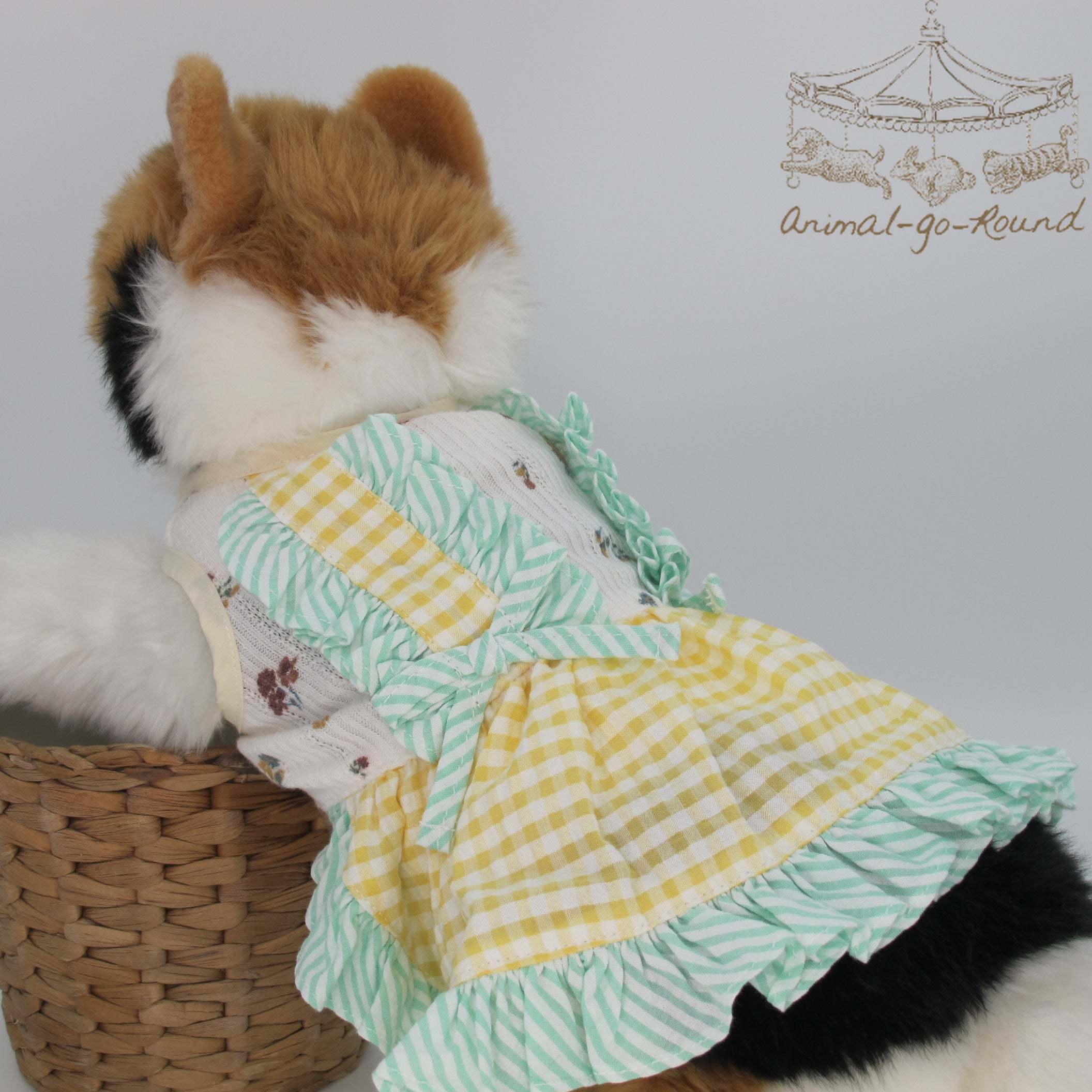 Animal-Go-Round เสื้อผ้าเครื่องแต่งกาย สัตว์เลี้ยง, หมา, แมว, สุนัข รุ่น Sunflower Sweet ราคา 650 บาท*ส่งฟรี