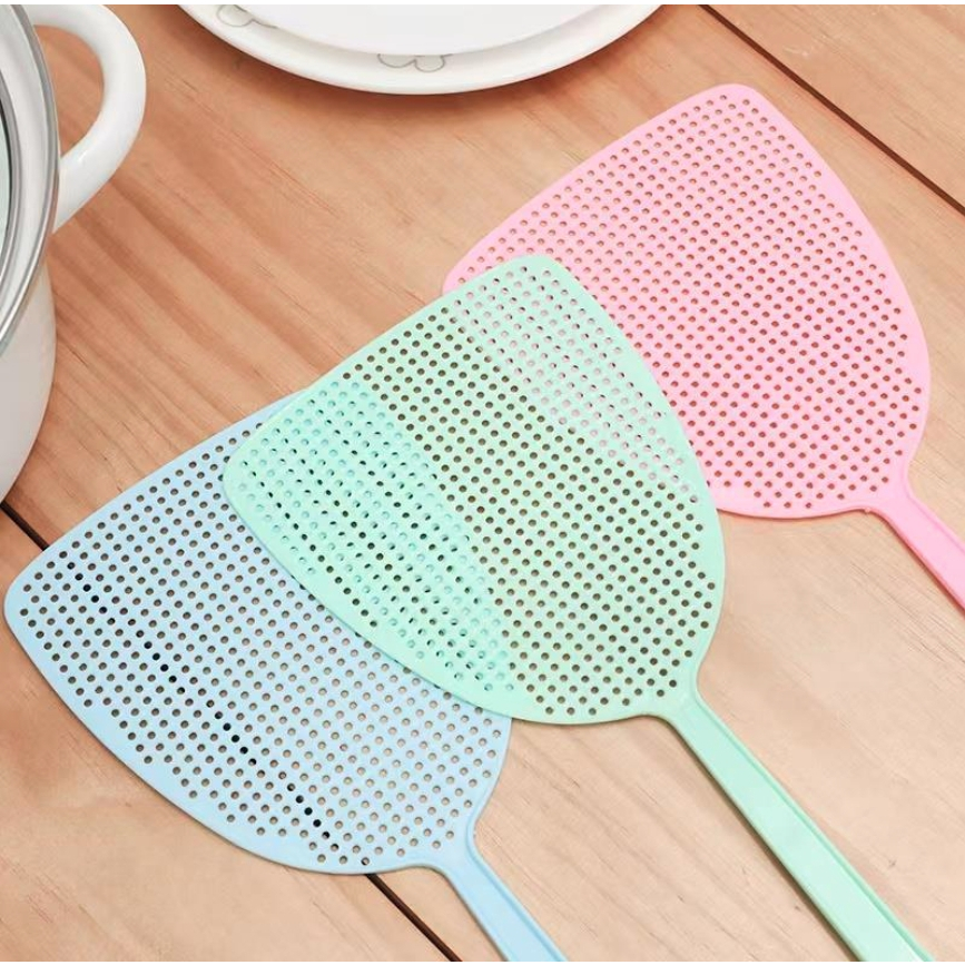 พร้อมส่ง ไม้ตีแมลงวัน พลาสติก ด้ามยาว ไม้ตีแมลง ไม้ตีแมลงวันด้ามจับพลาสติกยาวทนทานมีสีสัน สุ่มสี ราคา 3 บาท*ส่งฟรี