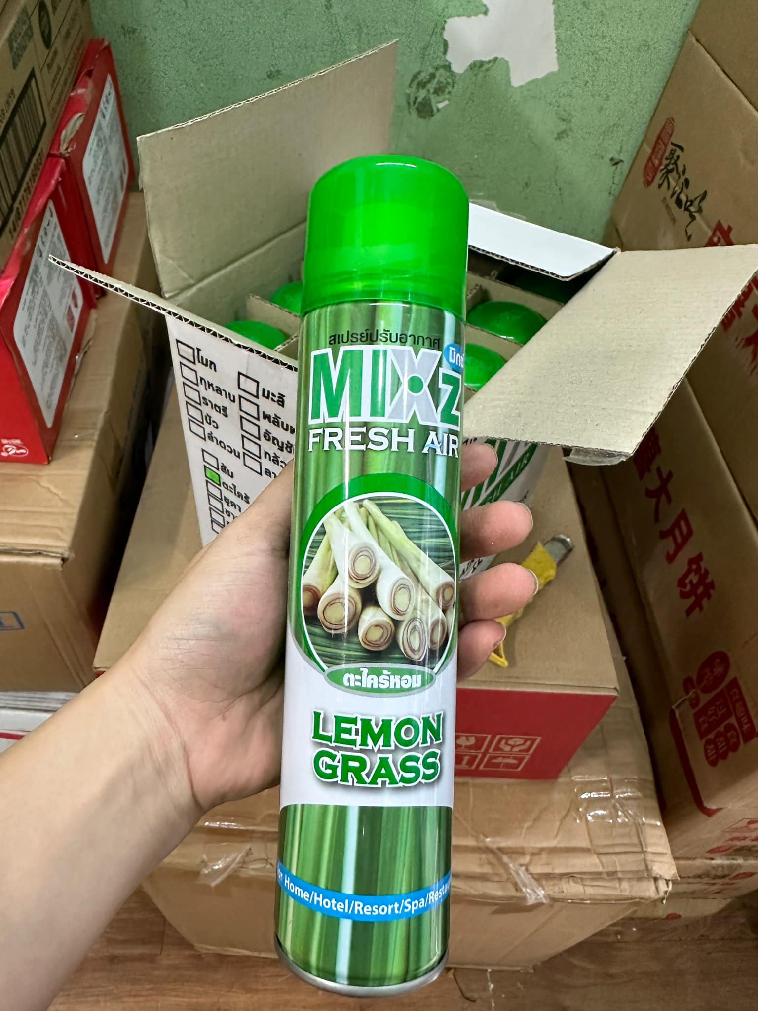 XỊT PHÒNG HƯƠNG SẢ CHANH MIXZ FRESH AIR LEMONGRASS 320ML THÁI LAN - SẢN PHẨM ĐƯỢC YÊU THÍCH TRÊN THỊ TRƯỜNG HIỆN TAY, DÙNG RẤT TỐT LUÔN Ạ, ĐẢM BẢO DÙNG RẤT THÍCH, KHÁCH YÊU TRẢI NGHIỆM ỦNG HỘ SHOP NHÉ