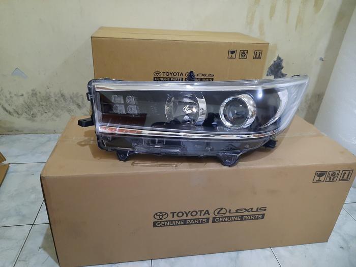 Headlamp/front lamp Innova reborn Venturer left 81170-0kf31-roses storea Harga 11,640,000 rupiah*Gratis Ongkir