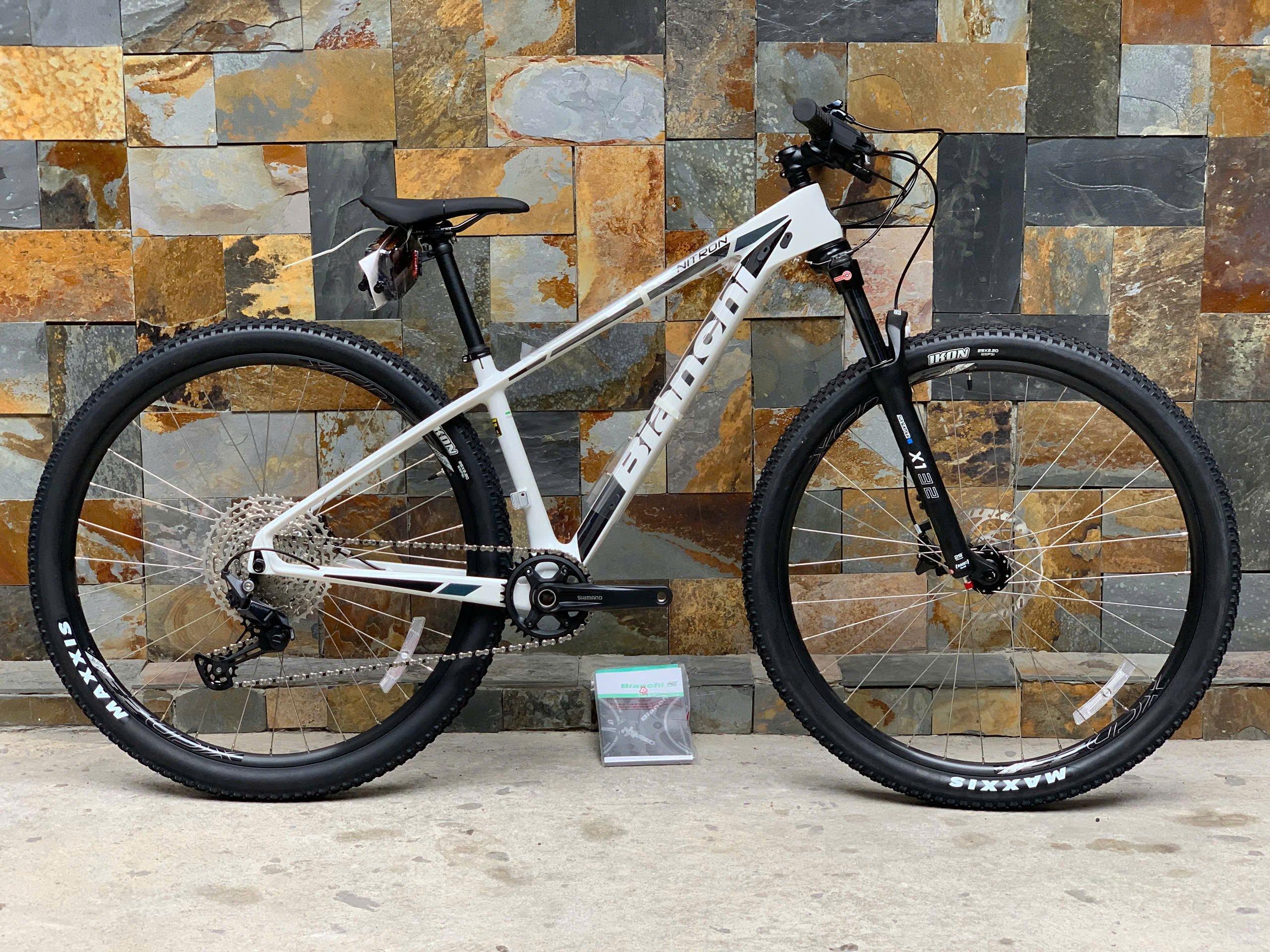 Chính hãng - Xe MTB Bianchi Nitron Carbon deogre 12s bánh 29