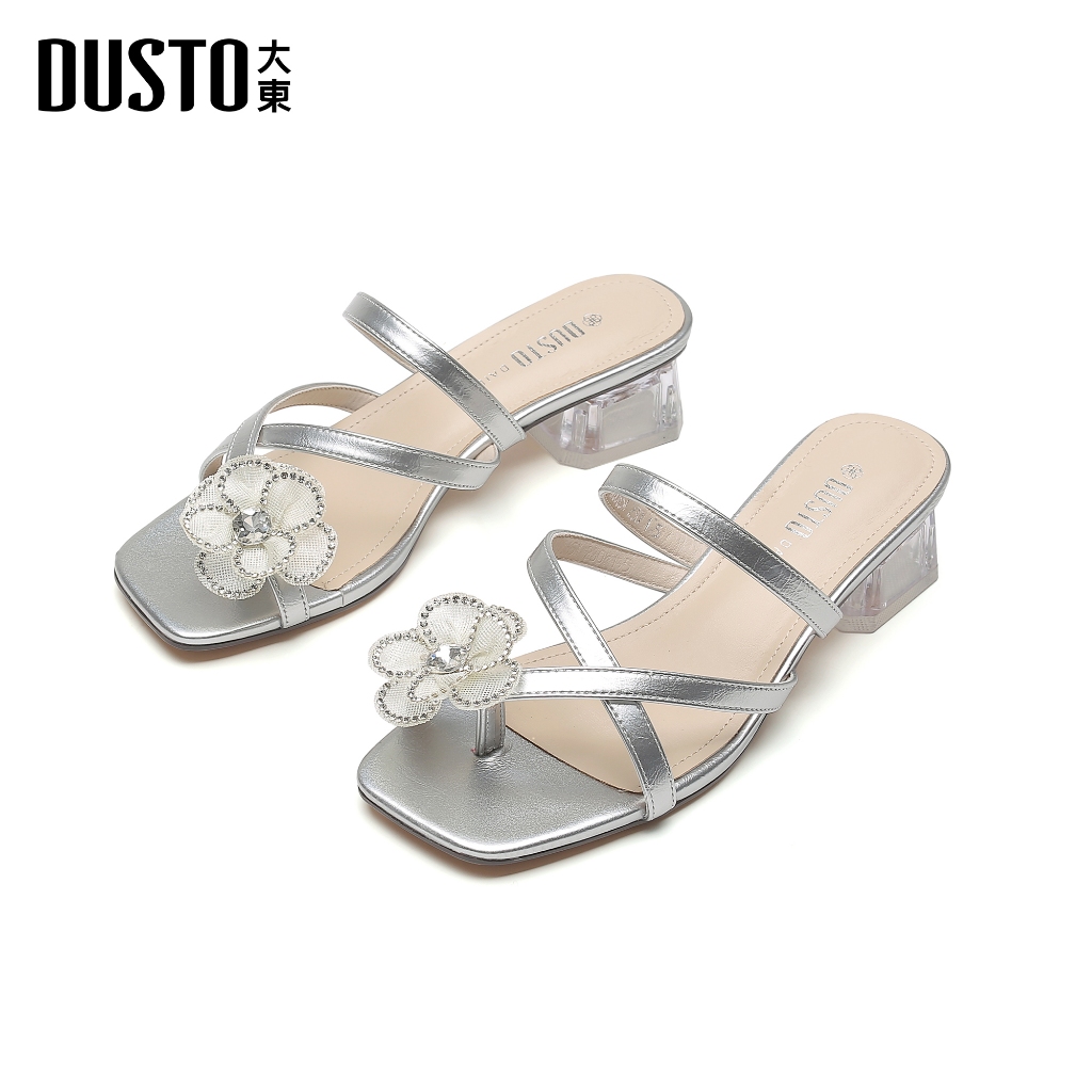 DUSTOรองเท้าส้นแก้ว สายหน้าไคว้ ฤดูกาล2024รุ่นพิเศษดีเทลทันสมัยหน้าเท้าประดับดอกไม้ พื้นนุ่มใส่สบาย รองเท้าเสริมส้น4.5cm ราคา 499 บาท*ส่งฟรี