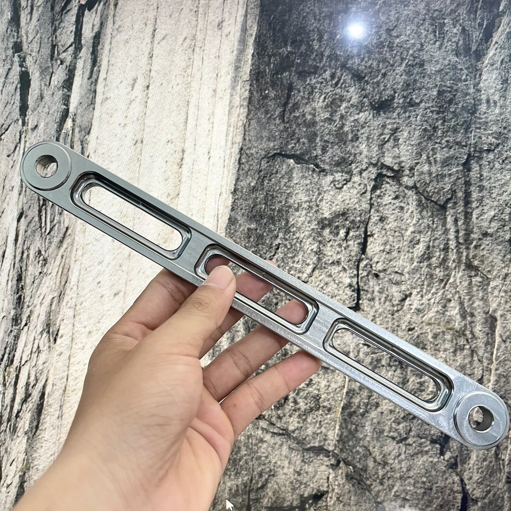 Pát giữ má đùm CNC cho WAVE nhỏ, DREAM, SIRIUS___PÁT CNC nét chuẩn lắp như zin 3 màu Đen & Trắng & Xám
