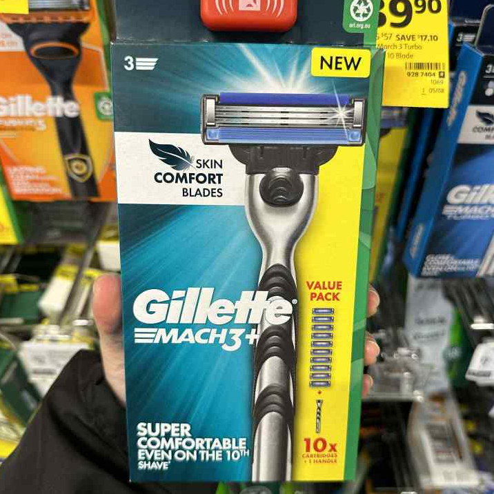 Dao cạo râu Gillette Fusion 5 và Mach 3+ Úc (1 cán+ 10 lưỡi) -  Công nghệ Flexball giúp lưỡi dao di chuyển vô cùng linh hoạt trên da, chúng cho phép đầu lưỡi dao không chỉ di chuyển lên xuống mà nó còn giúp cho đầu lưỡi lam có thể di chuyển sang hai bên t
