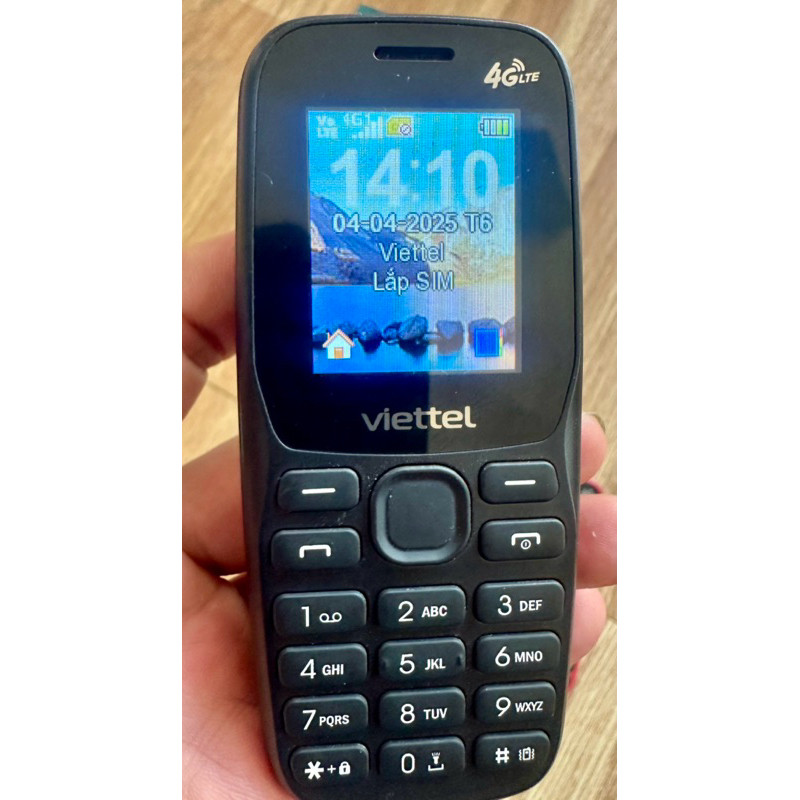 Điện thoại 4G Viettel V1 dùng tối thiểu 1 sim Viettel hàng qua sử dụng