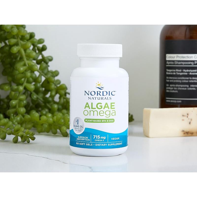 DẦU THỰC VẬT Nordic Naturals Algae O.me.ga 750mg, 60 viên - Chiết xuất từ vi tảo và được chứng nhận thuần chay bởi Hiệp hội chay Hoa Kỳ. Là lựa chọn bền vững và không chứa cá, thay thế hoàn hảo cho dầu c.á truyền thống.