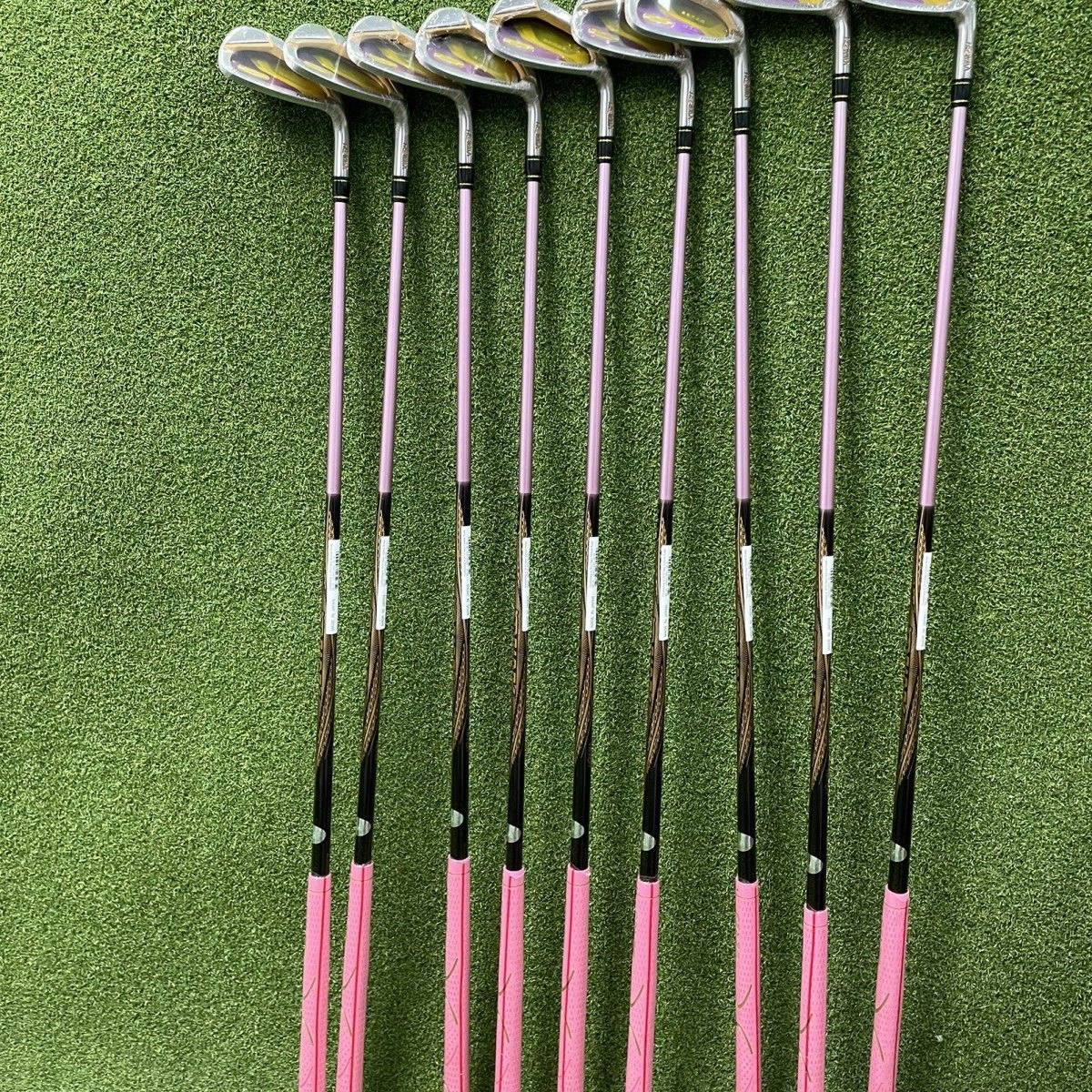 Set De 10 Fers à Repasser Honma LB-606 Pour Gaucher - Tiges Graphite Flex R-1, Clubs 3 à 11 + Sand Wedge