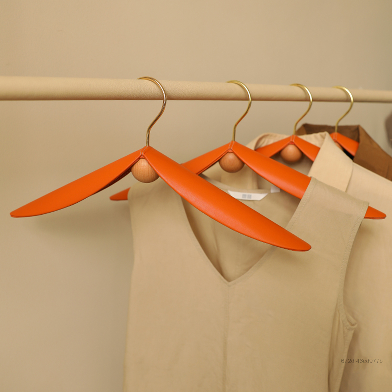 High-end หนังโลหะสแตนเลส cloakroom ไม้แขวนเสื้อไม่มีรอยต่อหมุนโรงแรม j ไม้แขวนเสื้อบ้าน DN-TH ราคา 3,100 บาท*ส่งฟรี