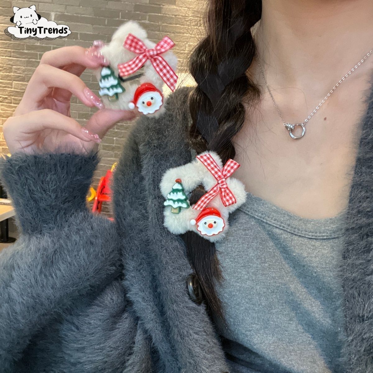 TinyTrends Christmas style five-pointed star hairpin, Santa Claus elk hair accessories ราคา 34 บาท*ส่งฟรี