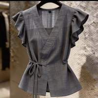 NIkyLundun เสื้อเชิ้ตแขนกุดสไตล์เกาหลี คอวี ผ้าเนื้อนุ่ม มีชายระบายและเชือกผูกเอว ดูเรียบหรู ใส่แล้วดูเพรียวสวย