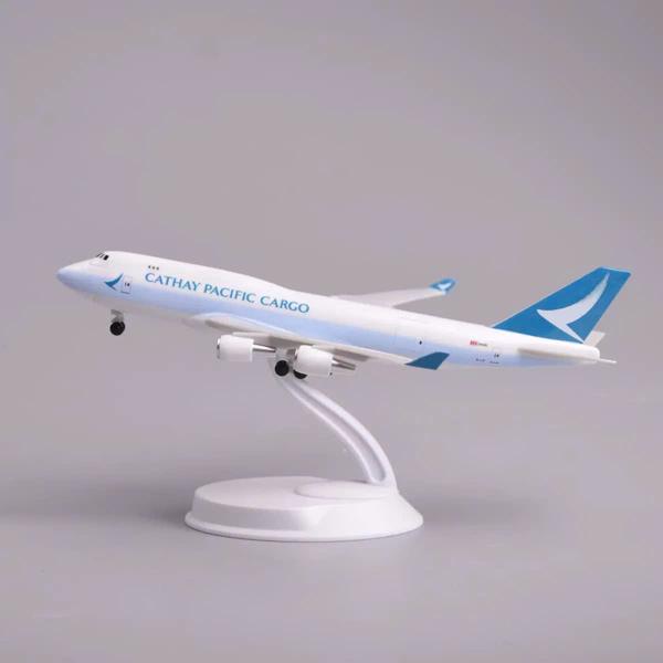 Mô hình máy bay Cathay Pacific Boeing 747-400 20cm mở khoang mũi