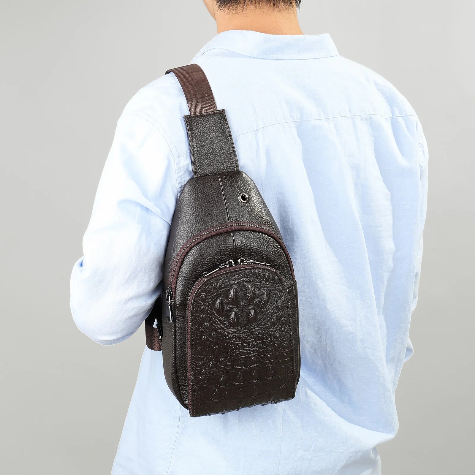 ZZOOI Man Outdoor Bag Cow Leather Men's Chest Bag Men's Cross-body Chest Bag Premium Men's Backpack Leisure Cross-body Shoulder Bag ราคา 1,267 บาท*ส่งฟรี