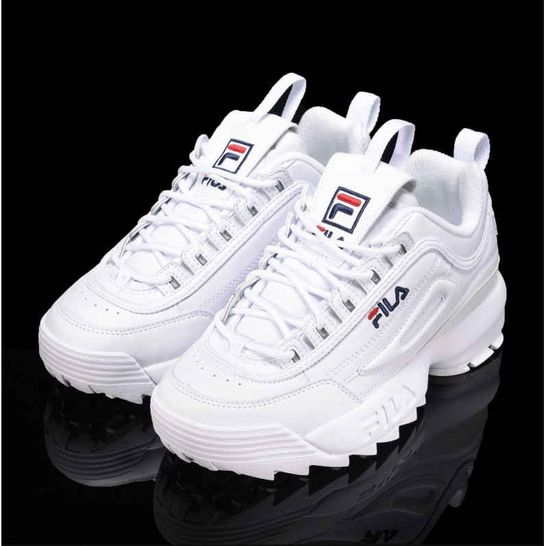 white fila takkies