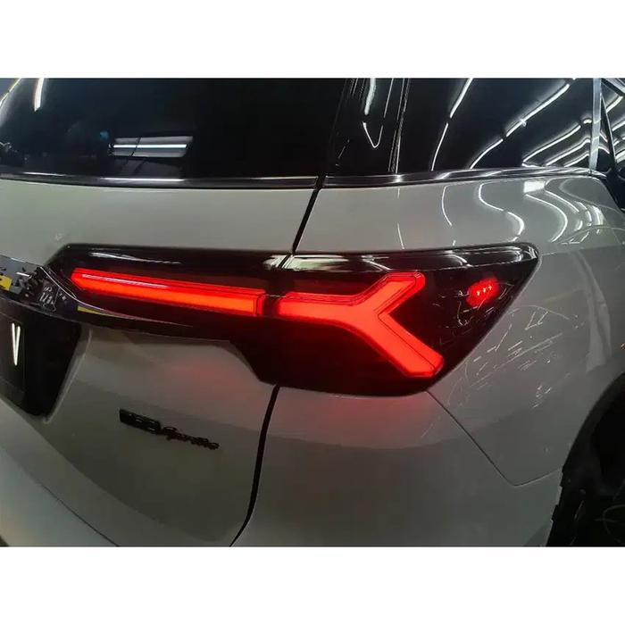 STOP LAMP TOYOTA FORTUNER VRZ 2016-ON LAMBO STYLE LIGHT BAR - D&L SHOP7 Harga 7,020,000 rupiah*Gratis Ongkir