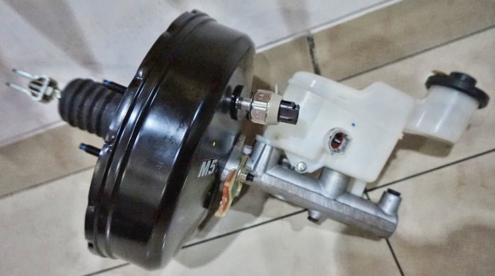 BRAKE BOOSTER MASTER REM TOYOTA INNOVA FORTUNER HILUX DIESEL AUTOMATIC Harga 5,346,600 rupiah*Gratis Ongkir
