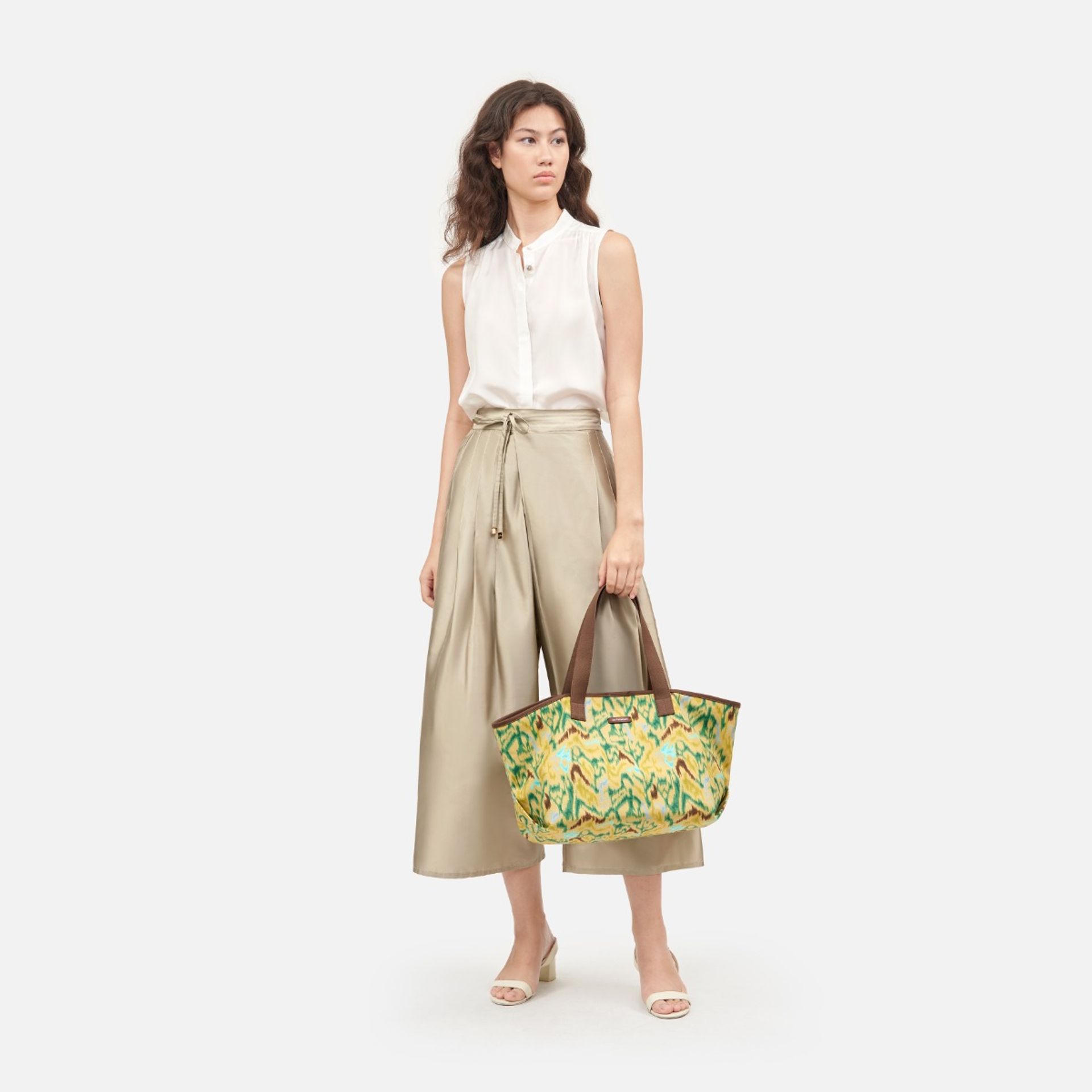 Ikat Capri Medium Beach Bag - Green ราคา 1,251 บาท*ส่งฟรี