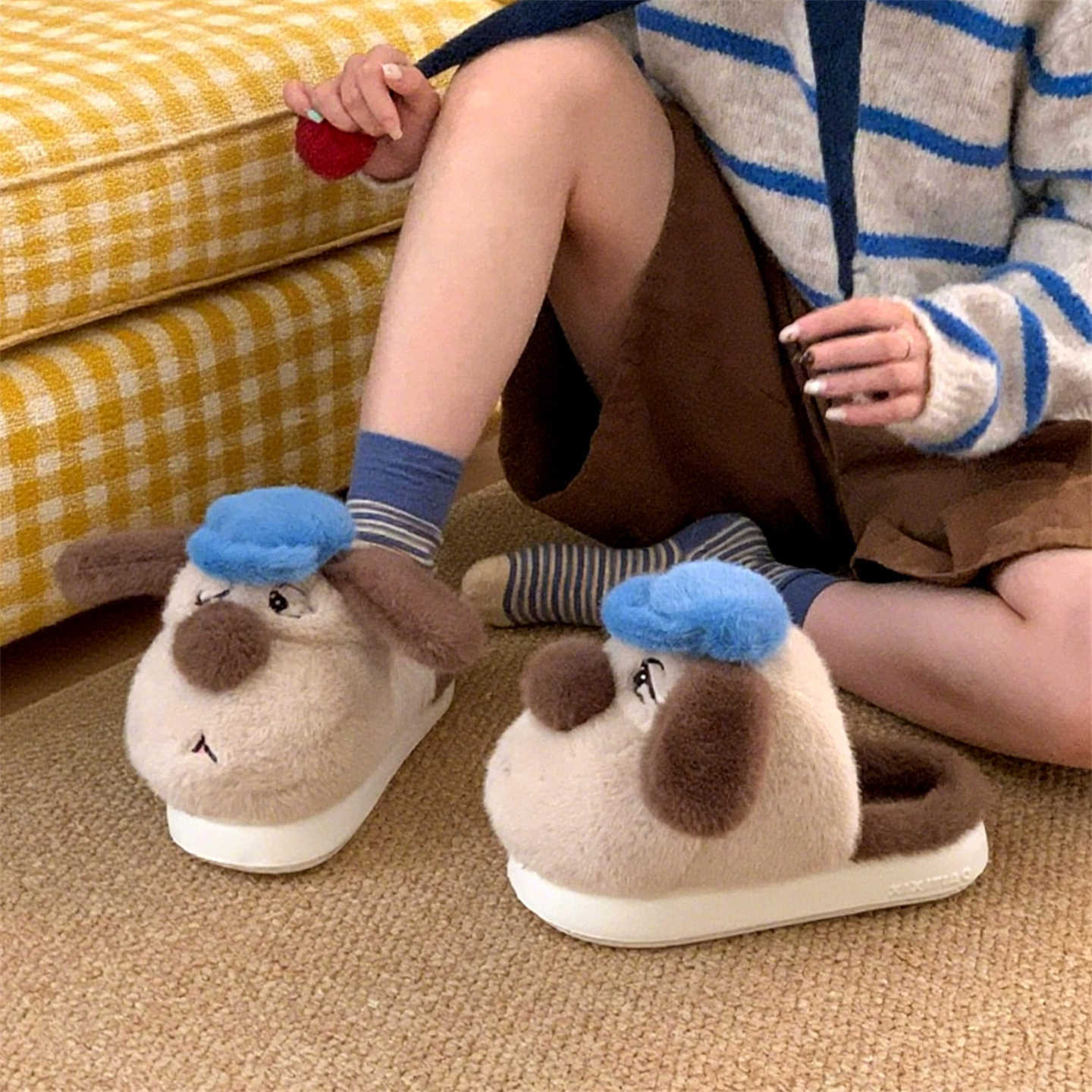 WY-XIXITIAO Winter ins Cute Big Nose Puppy Cotton Slippers for Men and Women, Adorable and Fun Home Comfortable Couple Furry Shoes ราคา 387 บาท*ส่งฟรี