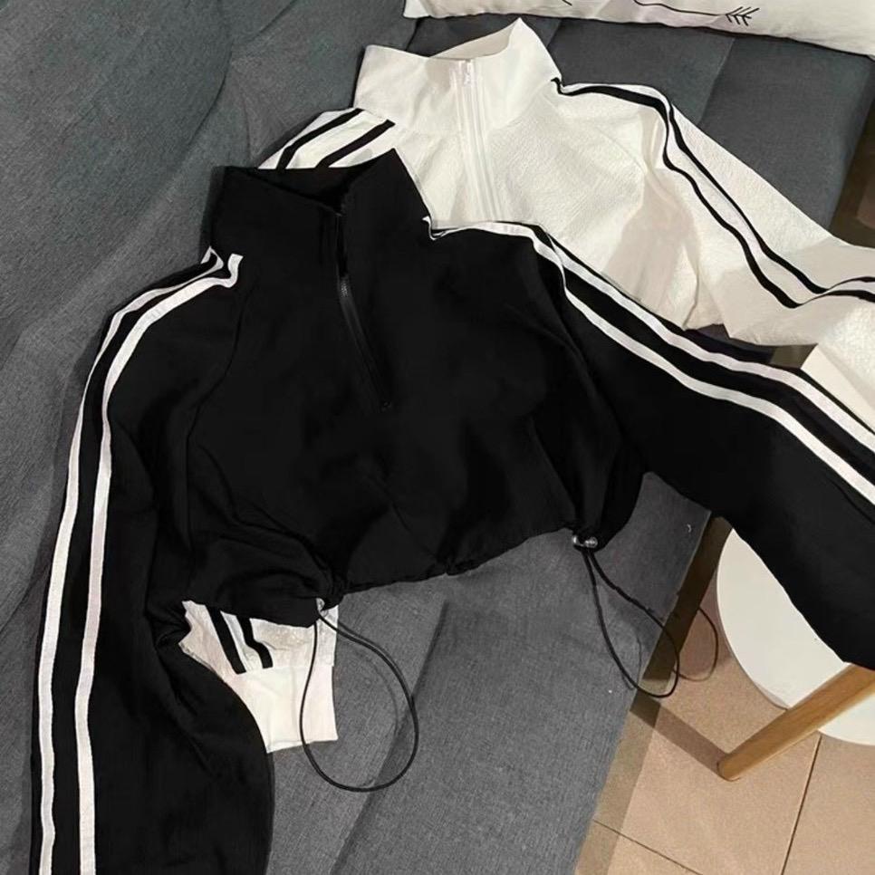 Áo khoát dù nữ lửng croptop có cổ viền vai phong cách xitin-A2105