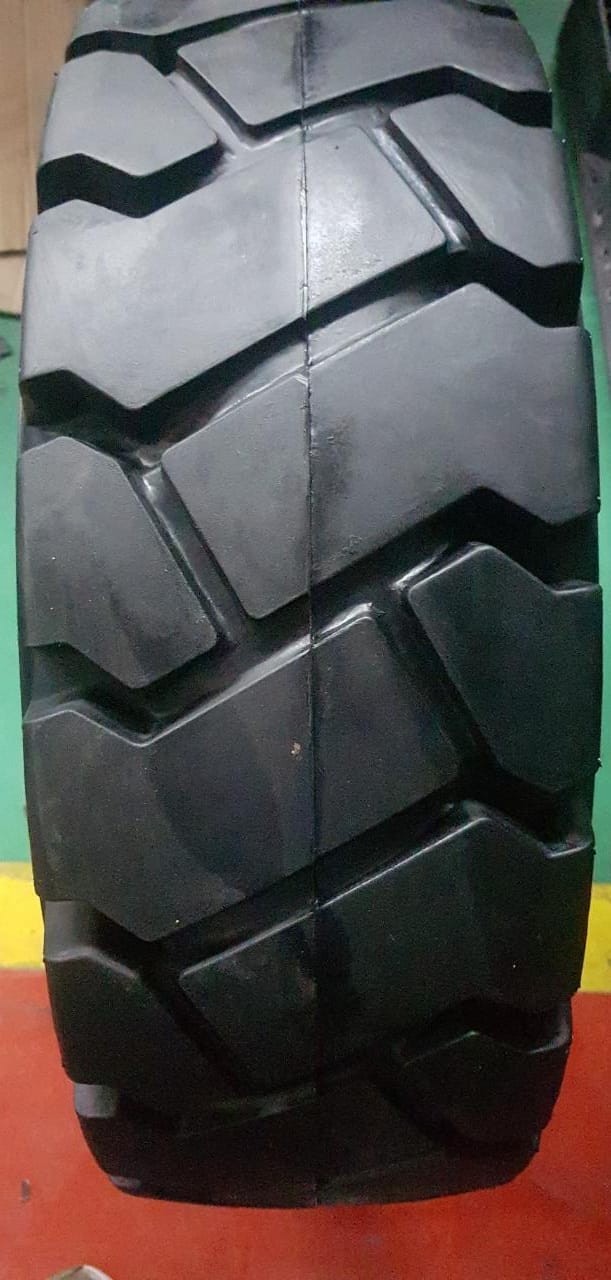 DIAMOND SOLID TIRE Ban Solid/Ban Mati untuk Forklift ukuran 500-8 Harga 1,320,000 rupiah*Gratis Ongkir