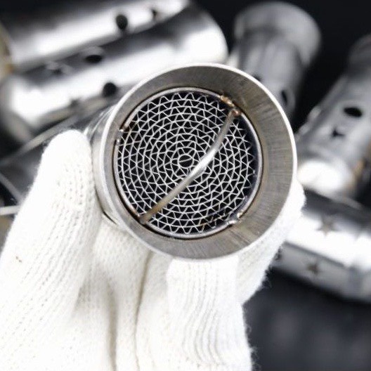 Tiêu pô trong màng lọc lưới tổ ong inox 304