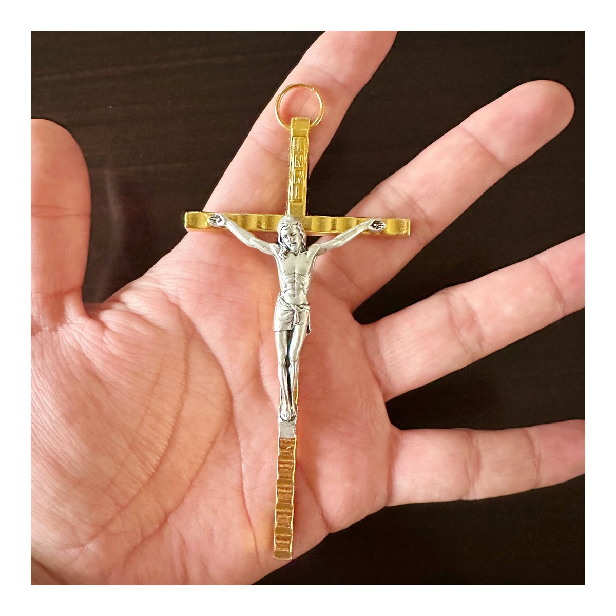 【New and Improved】 Golden Saint Benedict Benedictine Protection Wall Crucifix Cross with Jump Ring Catholic San Benito Medalla Prayer Decoration