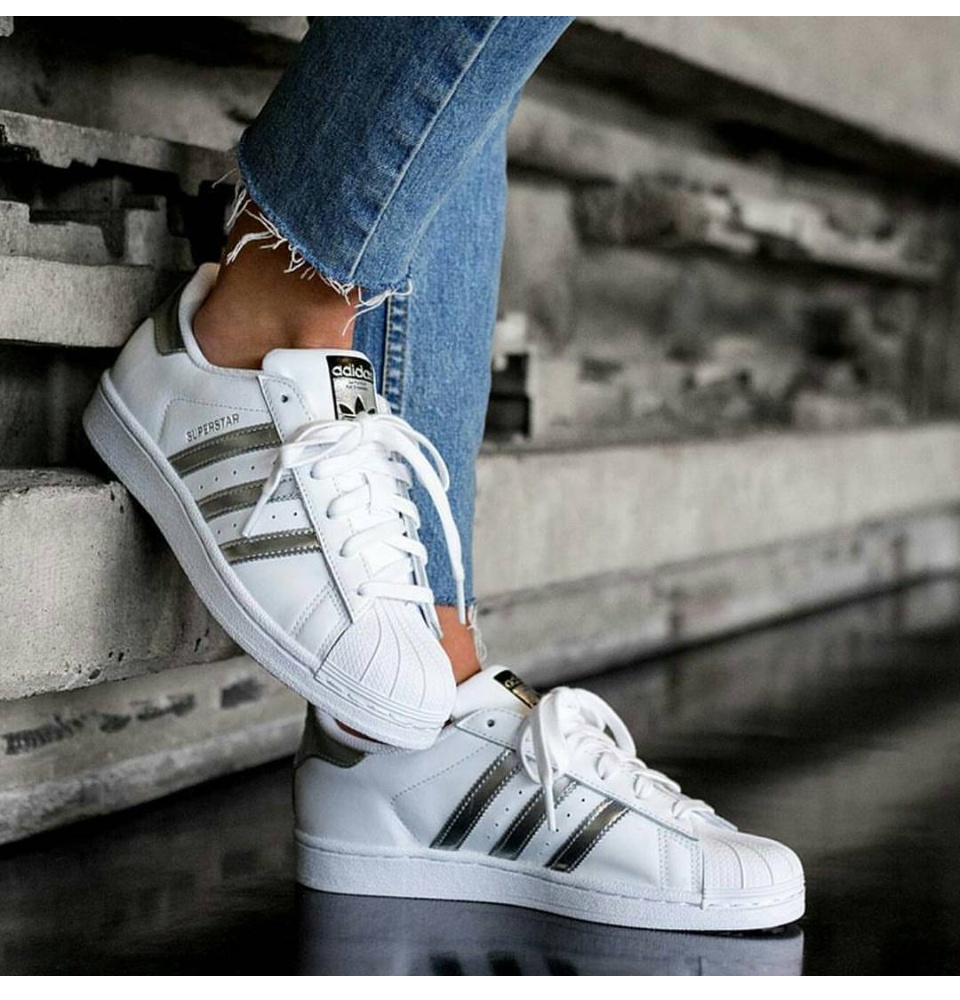 aq3091 adidas superstar