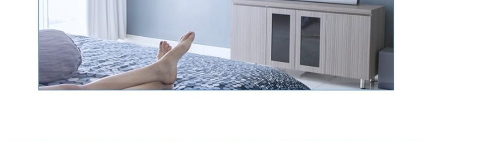 UGREEN 40201 1x2 HDMI Amplifier Splitter Projection: 4K*2K 30Hz/ 1080p@(24/50/60)Hz 1920x1200 Deep color video up to 12bit, 1080p@(24/50/60)Hz 1920x1200; Splits an HDMI source up to two outputs simultaneously, without signal loss; Input port: 1x HDMI female port (Type A connector), Output Ports: 2 x HDMI female ports; Power Supply: 5V 2 Pin Plug; Silk Skin Color Black; Operating Temperature Operating from 0°C ~ 48°C.