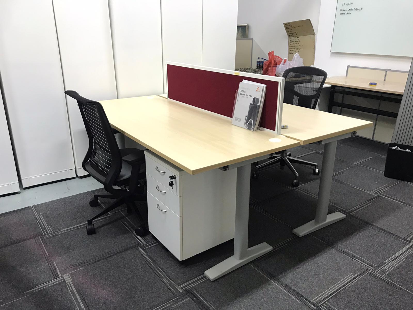 Herman Miller Office Table - Combined Herman Miller Office Table - Office Desk - Office Workstation - Office Workspace - Office Furniture - Wooden Table - Corporate - NewStar Furniture Collection | Lazada Singapore